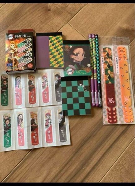 新品 鬼滅の刃 メモ帳など
