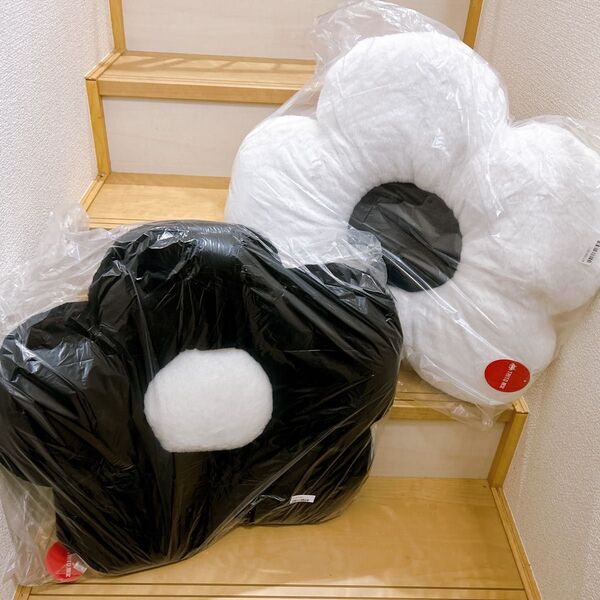 フラワークッション ウルトラMEGA タイトー限定 新品未使用タグ付未開封 ぬいぐるみ