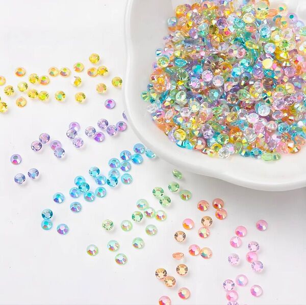 【新品】キラキラ レジン カラフル ラインストーン ネイル DIY 装飾品