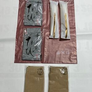 足袋ソックス 4足 フリーサイズ 2色無地 おまけのヘアブラシ2個 ビニール袋1個