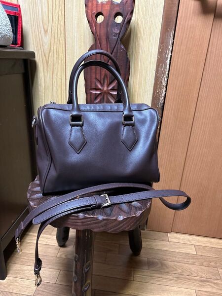 RAEDEBOOのボストンバッグ ショルダー付き