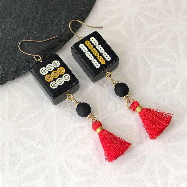 【No.160】 麻雀牌とタッセルのピアス