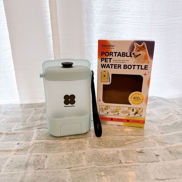 ペット ウォーターボトル 多機能 400ML 大容量 水飲み おやつ ゴミ袋