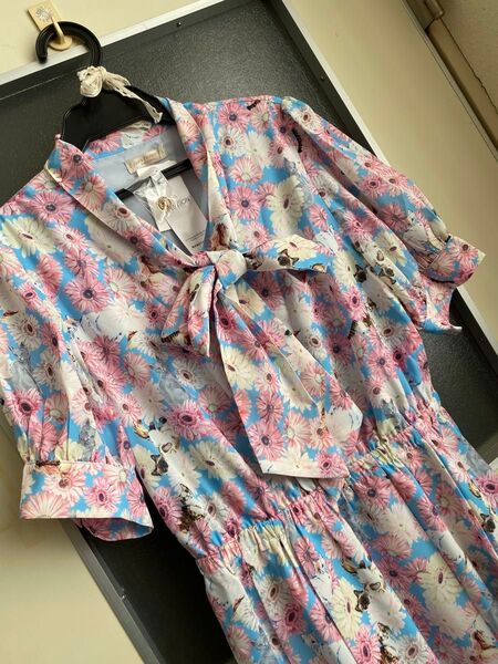新品タグ付き★アクシーズファム★ フラワーキャットボウタイワンピース猫