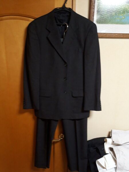 ☆K.T POUR HOMME スーツ☆黒色 size09-08SC47