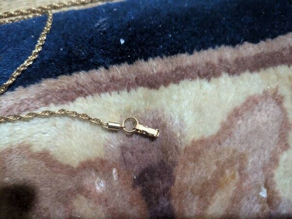 SWAROVSKIネックレス 金