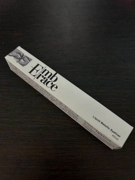 クーポン利用可 Embrace リキッドアイライナー カラー 05 silver 石鹸落ちタイプ