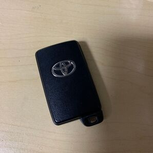 トヨタ スマートキー 4ボタン ヴォクシー ノア等