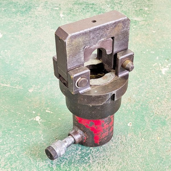 【富山】油圧ヘッド分離式圧着工具 ケース付き メーカー不明 ダイス 油圧ヘッド 鉄工 電設工事 カシメ 工具 DIY 発送可 倉庫内保管 中古 【富山】油圧ヘッド分離式圧着工具 ケース付き メーカー不明 ダイス 油圧ヘッド 鉄工 電設工事 カシメ 工具 DIY 発送可 倉庫内保管 中古