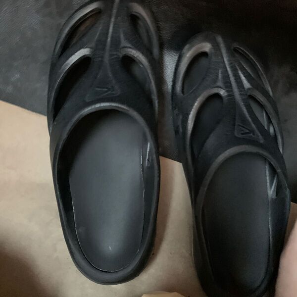 KEEN サンダルです 黒