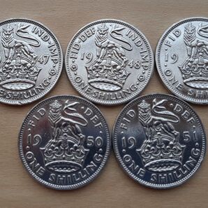 ジョージ6世の肖像が刻まれたシリングイギリスコインのセット。- 年号: 1947, 1948, 1949, 1950, 1951