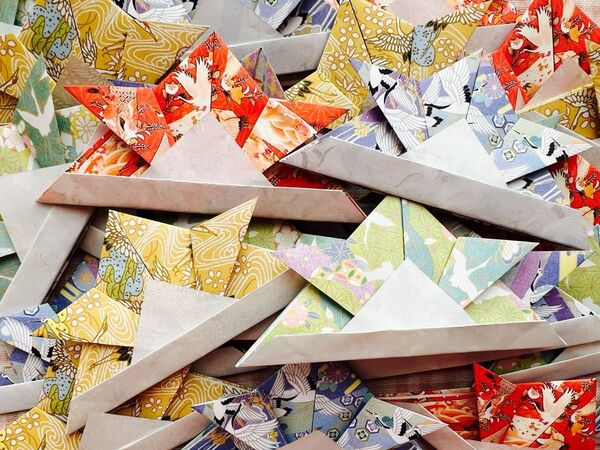 ●折り紙●100+α 兜 かぶと 和柄 千代紙 和風 ハンドメイド シンプル オリガミ 端午の節句 5月 鶴