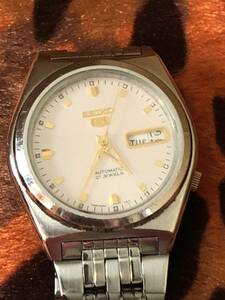 極希少品　SEIKO　セイコー5 7Ｓ26-02EO 自動巻き腕時計.裏スケルトン.説明欄にご覧ください