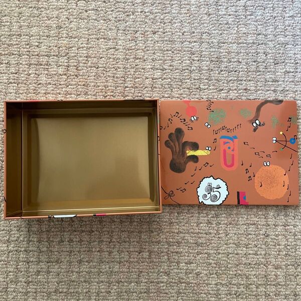 ヨックモック ユナイテッドアローズ コラボ 空き缶 限定品 貴重イラスト 35周年記念