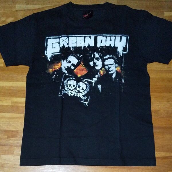 グリーン・デイ GREEN DAY★2010年来日ツアーのTシャツ Sサイズ 古着美品★SHOOT バンドTシャツ