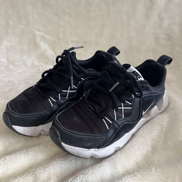 ナイキ NIKE スニーカー