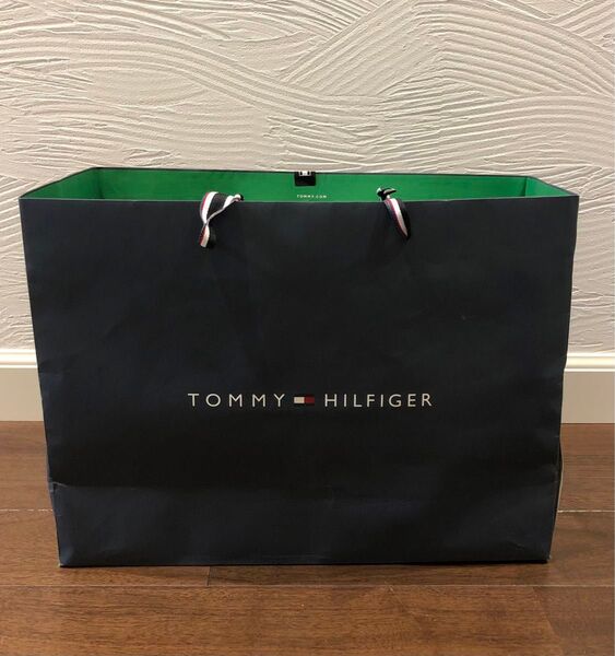 TOMMY HILFIGER ショップ袋 大きめ 紙袋 ショッパー ネイビー ロゴ入り
