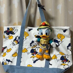 ディズニー ドナルド デニム トートバッグ ぬいぐるみバッジ