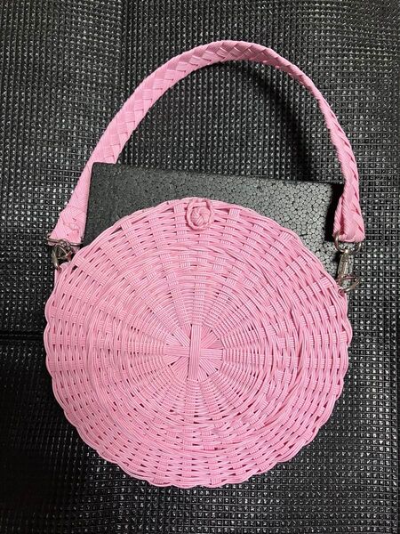クラフトバンド製の丸バッグ・一色タイプ ピンク