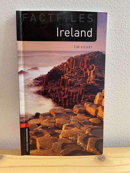 Ireland (Oxford Bookworms Library: Factfiles, Stage 2)
