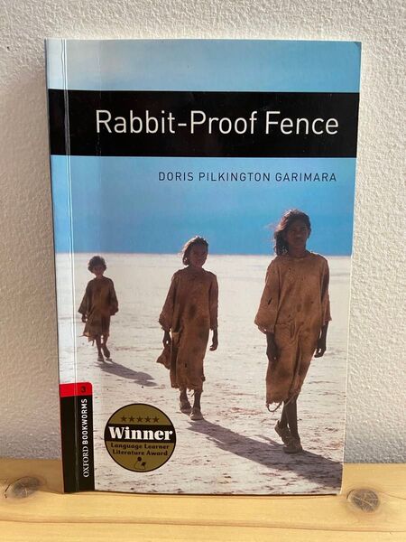 Oxford Bookworms Library: Level 3:: Rabbit-Proof Fence