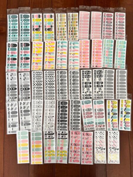 貼るだけ!簡単・ネイルシート・ネイルシール・48枚・24柄×2枚 大量・まとめて 定価6144円