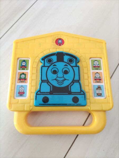 きかんしゃトーマス タンバリン絵本 タンバリンのみ6曲入り 知育玩具