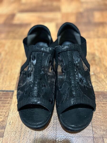 新品未使用 asicsレースサンダル ブラック 黒 ゴアテックス 春夏秋 レディース