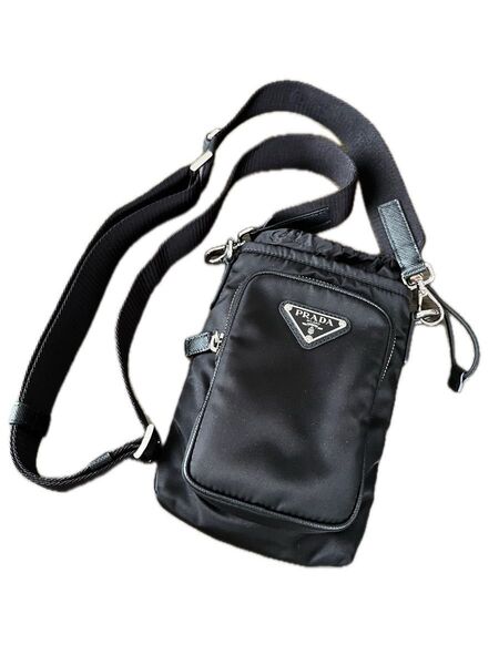 PRADA プラダ 斜め掛け ブラック Re-Nylonミニショルダーバッグスマホショルダー数回使用正規品正規店購入品切れ即完売