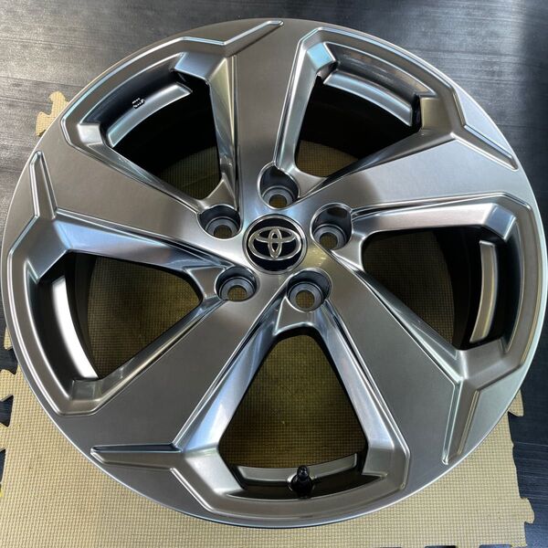 新車外し トヨタ RAV4 G 前期 純正ホイール1本 18インチ7J+35 114.3-5H スーパークロームメタリック塗装 G