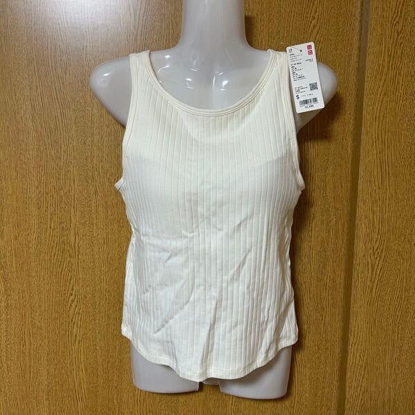 未使用オフホワイトクロップドブラタンクトップユニクロUNIQLO値札付Sサイズアイロン省略皺有り目立つ傷汚れ無し