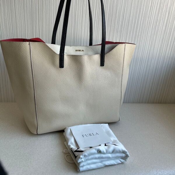 FURLA フルラ トートバッグ ショルダーバッグ レザーバッグ 大容量