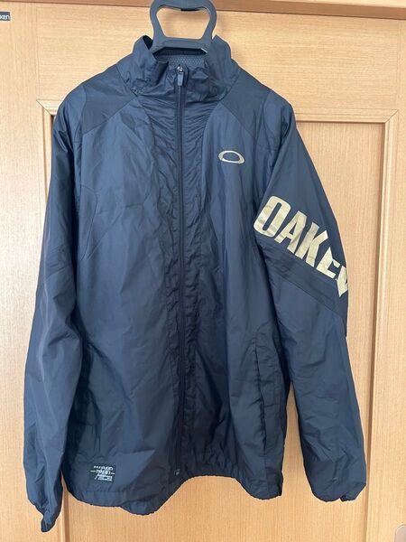 OAKLEYウィンドブレーカー 黒