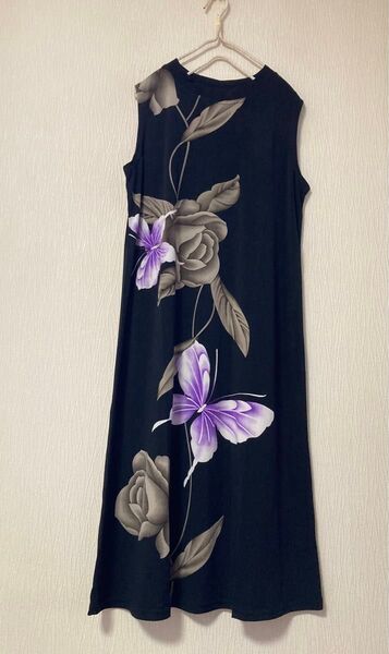 蝶々 薔薇 ワンピース ノースリーブ 黒 フラワー