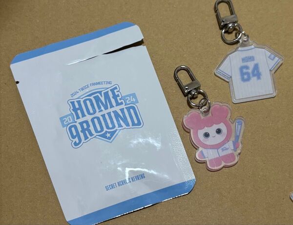 TWICE HOME 9ROUND シークレットアクリルキーリング モモ 2個