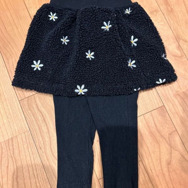 黒い花柄刺繍スカートとレギンスセット スカート