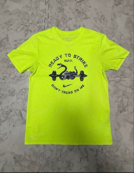 NIKE ナイキ シャツ Mサイズ 蛍光イエロー Tシャツ 半袖Tシャツ