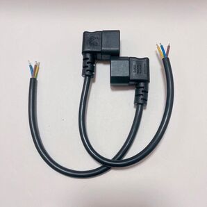 90°左IEC 320 C14オス3ピン ベアワイヤストリップ付き 重型