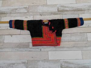 モン族女性ジャケットNO.10 hmong メオ族苗 インドシナ　ラオス　民族衣装　本物　手仕事　刺繍