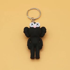 【新品・未開封】カウズkaws セサミストリート キーホルダー ブラック