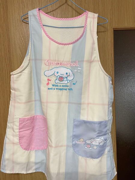シナモンロール ボアエプロン 袖なし