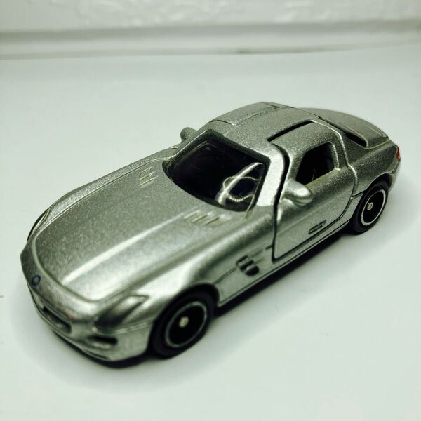 絶版トミカ メルセデス ベンツSLS AMG レアモデル美品