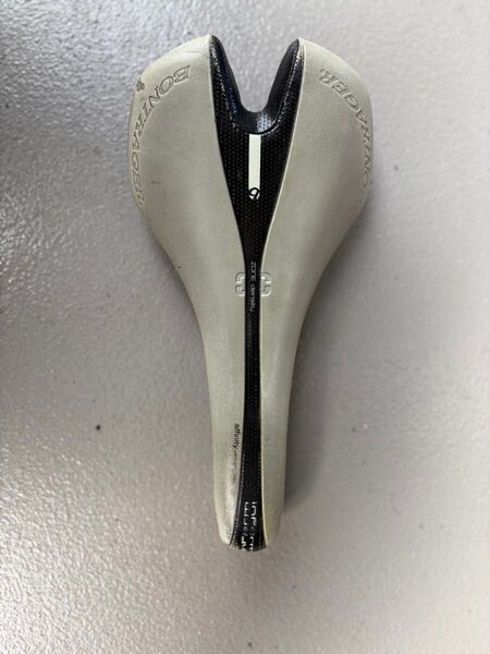 中古美品 BONTRAGER affinity RXL サドル ボントレガー