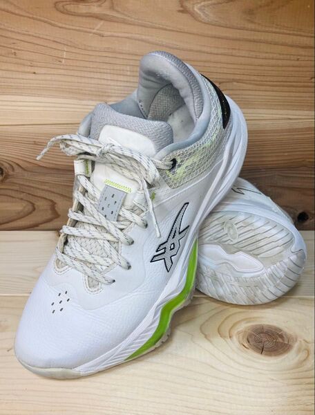 ASICS NOVA SURGE LOW