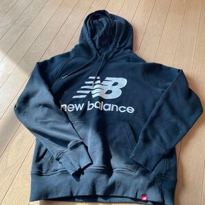ニューバランス パーカー