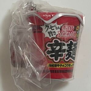 日清カップヌードル ミニチュアチャーム カップヌードル辛麺 ガチャ