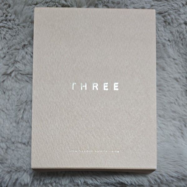 THREE グローフリーダムパレットライジング X02 MELLIFLUOUS MOOD おっぎshop