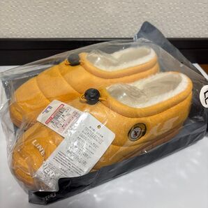 しまむらのBT21 パディングシューズ