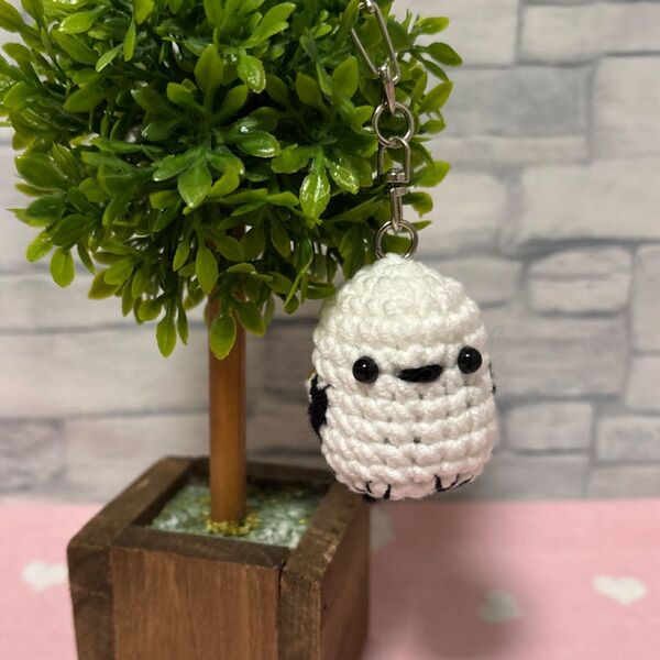 シマエナガちゃんのあみぐるみストラップ(シルバー) ハンドメイド