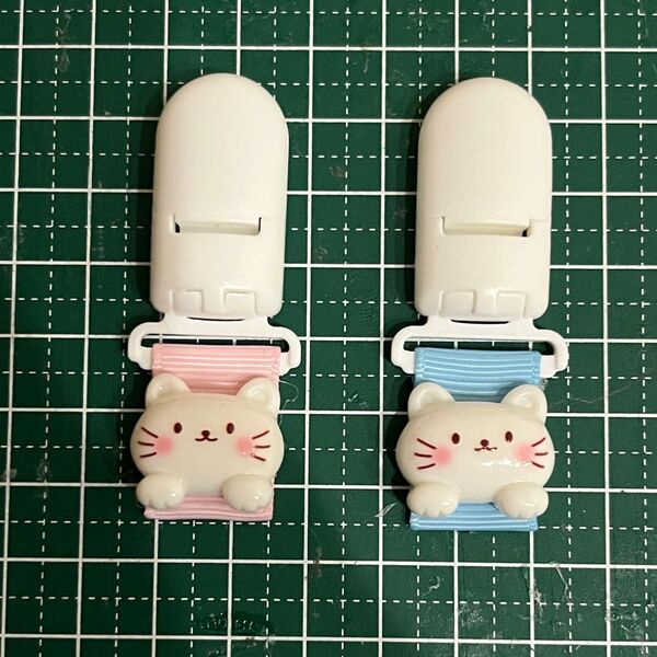 ハンドメイド、服に穴が開かない名札クリップ、かわいい猫ちゃん2点セット